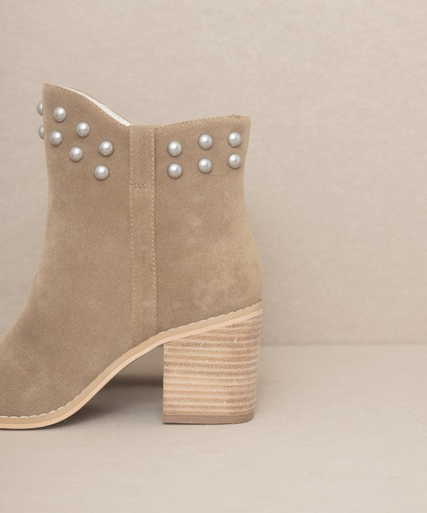 Alofi - Studded Collar Booties