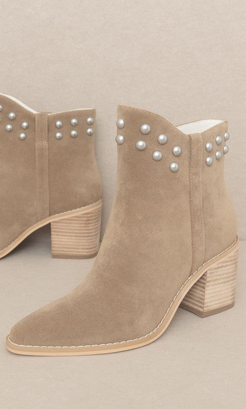 Alofi - Studded Collar Booties